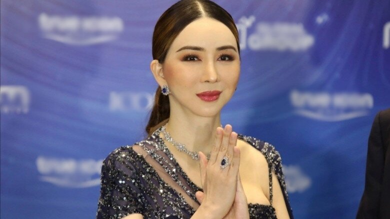 Tòa án Thái Lan ra lệnh bắt giữ bà Anne Jakrajutatip.