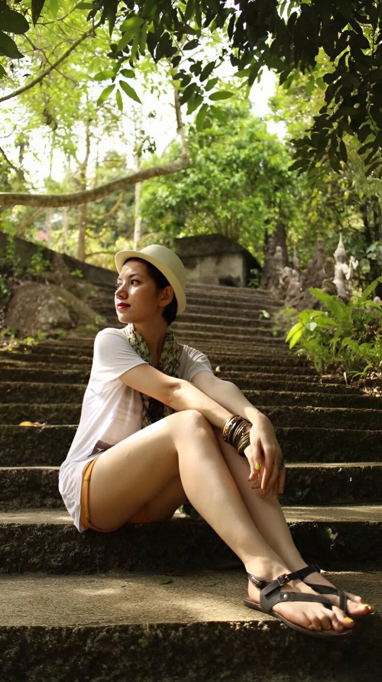 Sắc vóc trẻ trung của Hồng Nhung sau khi kết hôn.