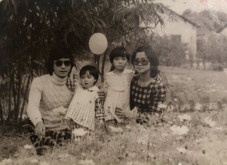 amp;#34;Cô Trúcamp;#34; Mai Thu Huyền khoe ảnh gia đình: Mẹ ruột thời trẻ xinh như mộng, hai con gái đều thừa hưởng amp;#34;gen cực phẩmamp;#34; - 11