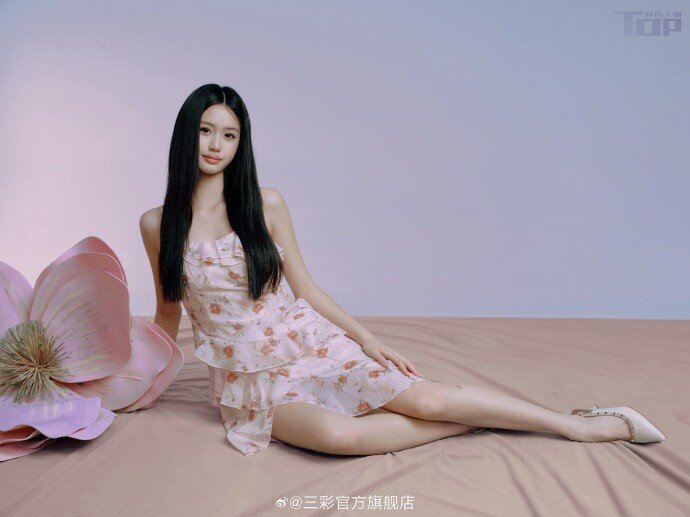 Ở tuổi 15, Cayla đã cao tới 1m70 với đôi chân dài.