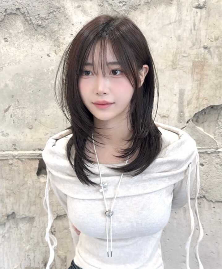 7 kiểu tóc ngang vai đẹp hơn tóc ngắn lại dễ chăm hơn tóc dài, giúp chị em trẻ ra 10 tuổi - 6