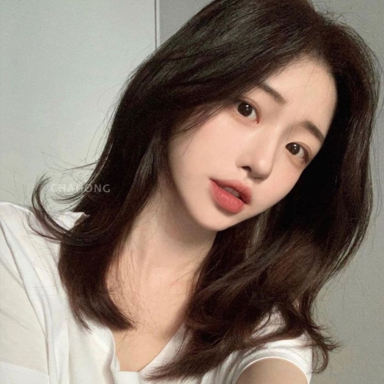 Tóc ngang vai dễ tạo kiểu, dễ chăm sóc lại hợp nhiều gương mặt.