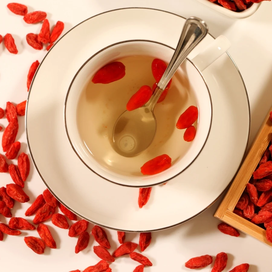 Tại sao nhổ tóc bạc càng nhiều càng làm tóc nhanh rụng? Ăn 2 món bổ thận, tăng khí huyết này tóc sẽ trông đen lại - 4