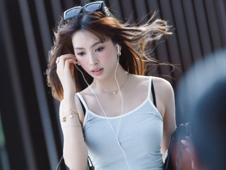 Đẹp - Phong cách street style "bắt trend trạm tỷ" của Trần Tiểu Vy khiến fan xuýt xoa vì quá đẹp