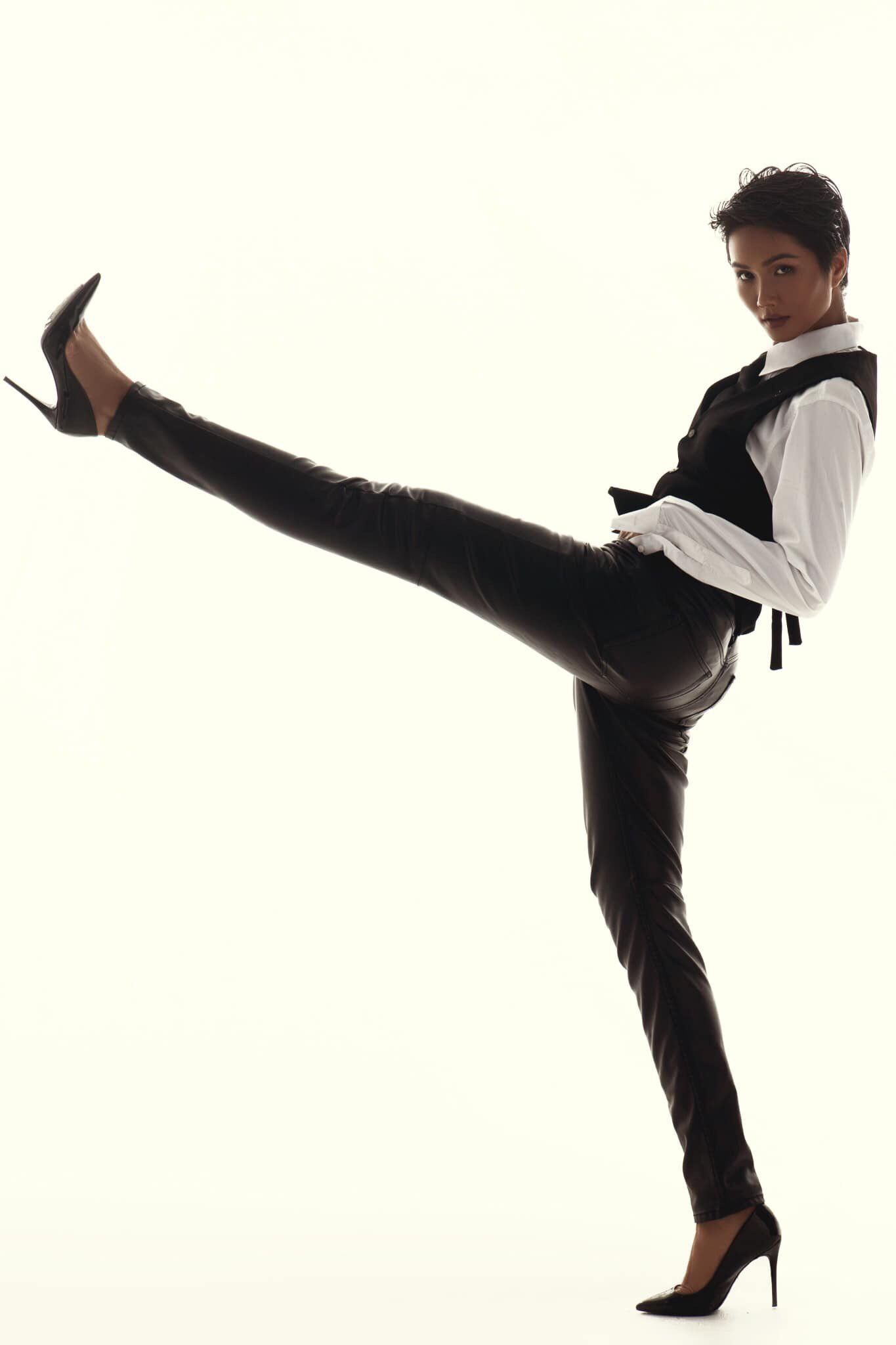 Hamp;#39;Hen Niê khoe ảnh hồi nhỏ chứng minh con giống mẹ, dân tình lại phát hiện cô có tố chất hoa hậu từ bé - 8