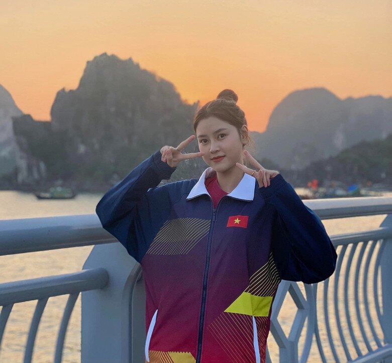 Gương mặt thanh thoát, đường nét hài hòa cùng nụ cười rạng rỡ khiến cô được ví như một “thiên thần của làng thể thao.