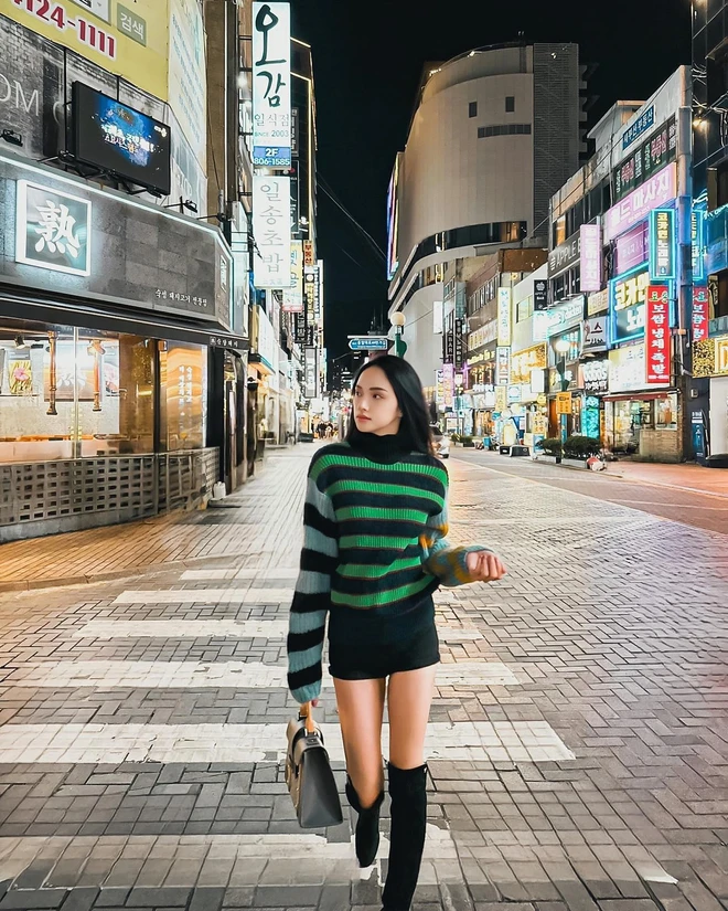 Trời chuyển lạnh, học hội mỹ nhân cách phối áo len cổ lọ đẹp chất ngất lại amp;#34;hackamp;#34; tuổi, không lo bị chê amp;#34;dừamp;#34; - 9