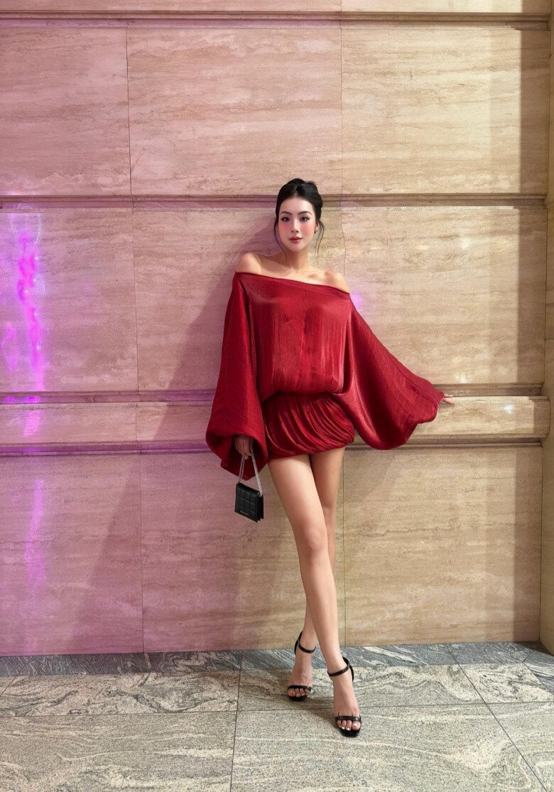 Phong cách thời trang mà Nga Tây hướng tới là người phụ nữ trưởng thành mà vẫn thu hút.