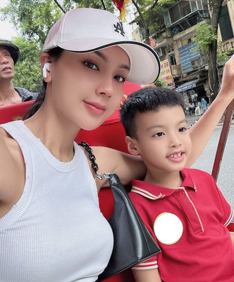 Cô hiện là một người mẹ đang độc thân và đang tìm kiếm những hướng đi mới trong sự nghiệp.
