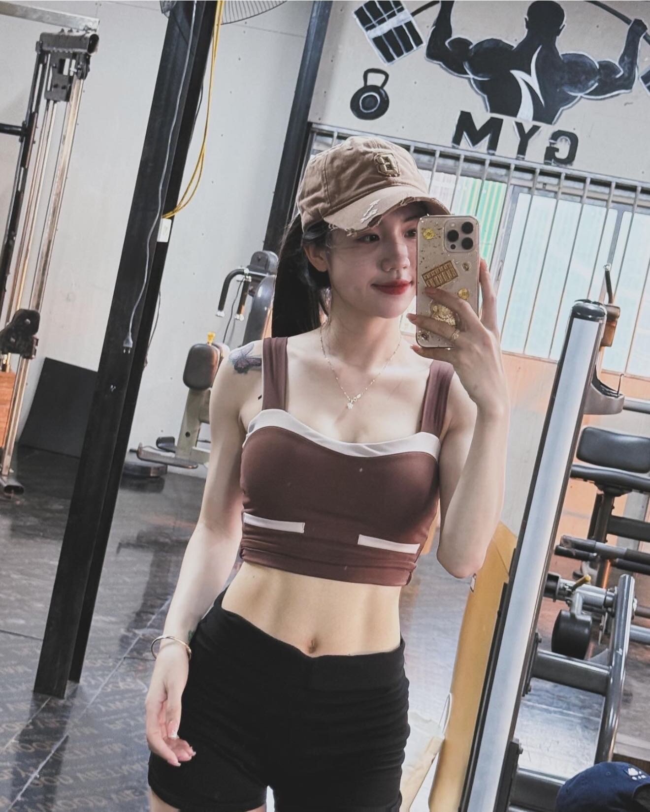 Hot girl tuyển nữ Trần Thị Duyên amp;#34;đốt mắtamp;#34; với loạt ảnh chào tuổi 25 - 8