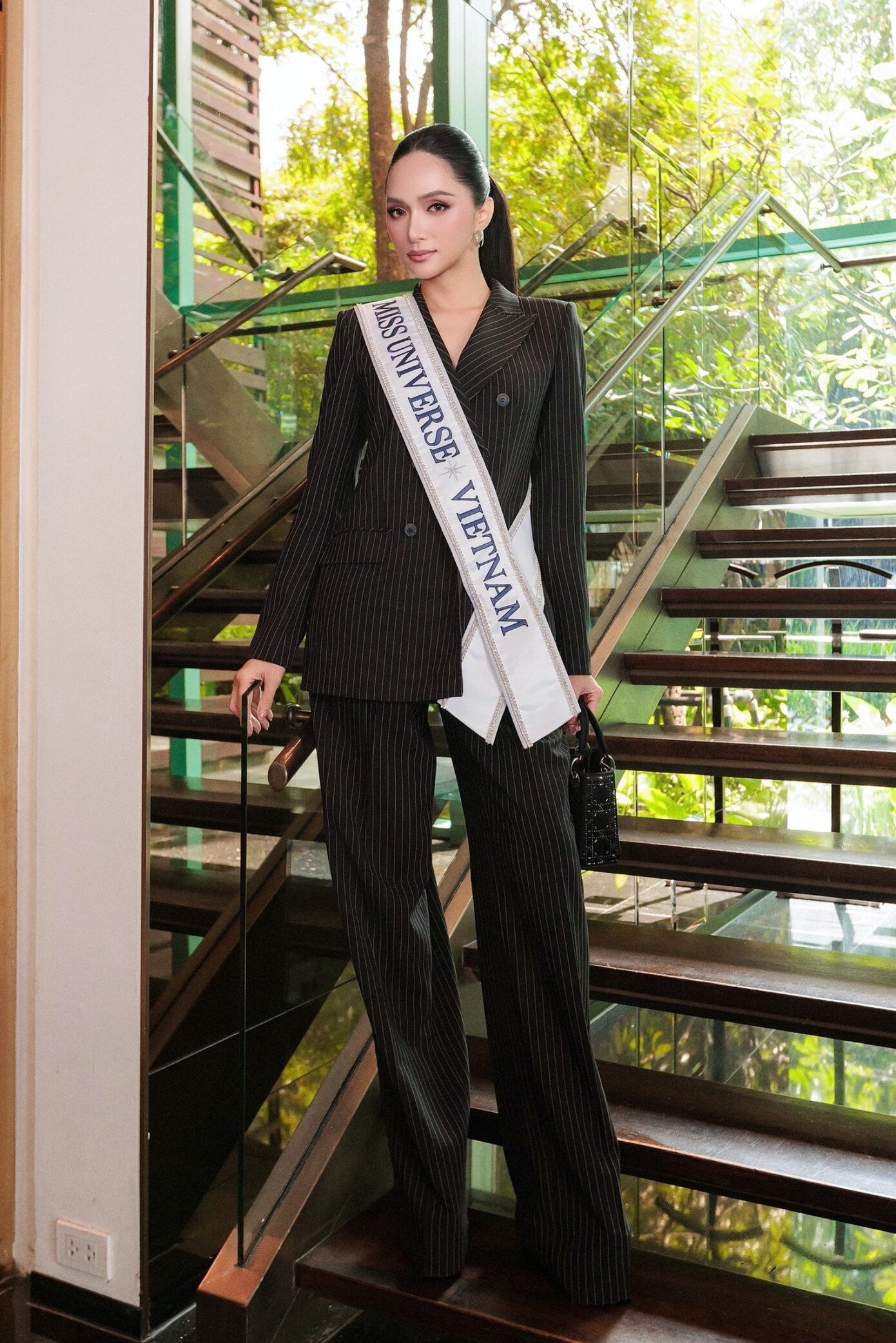 Mẫu túi khác được Hương Giang lựa chọn là Lady Dior.