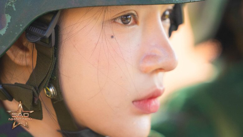 Hình ảnh cân mặt mộc với làn da mịn màng và sống mũi cao thẳng của LyLy có thể bất chấp cả cam thường.