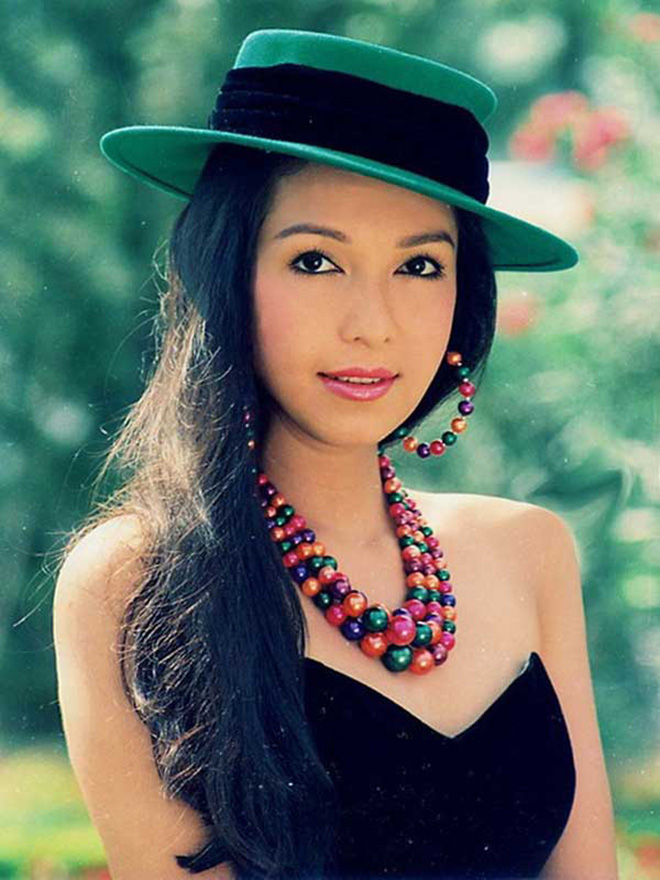 Dung nhan 2 bóng hồng nổi tiếng trong đời Thương Tín: amp;#34;Nữ hoàng ảnh lịchamp;#34; U65 vẫn đẹp sang, tuyệt đỉnh giai nhân lại tàn tạ - 3