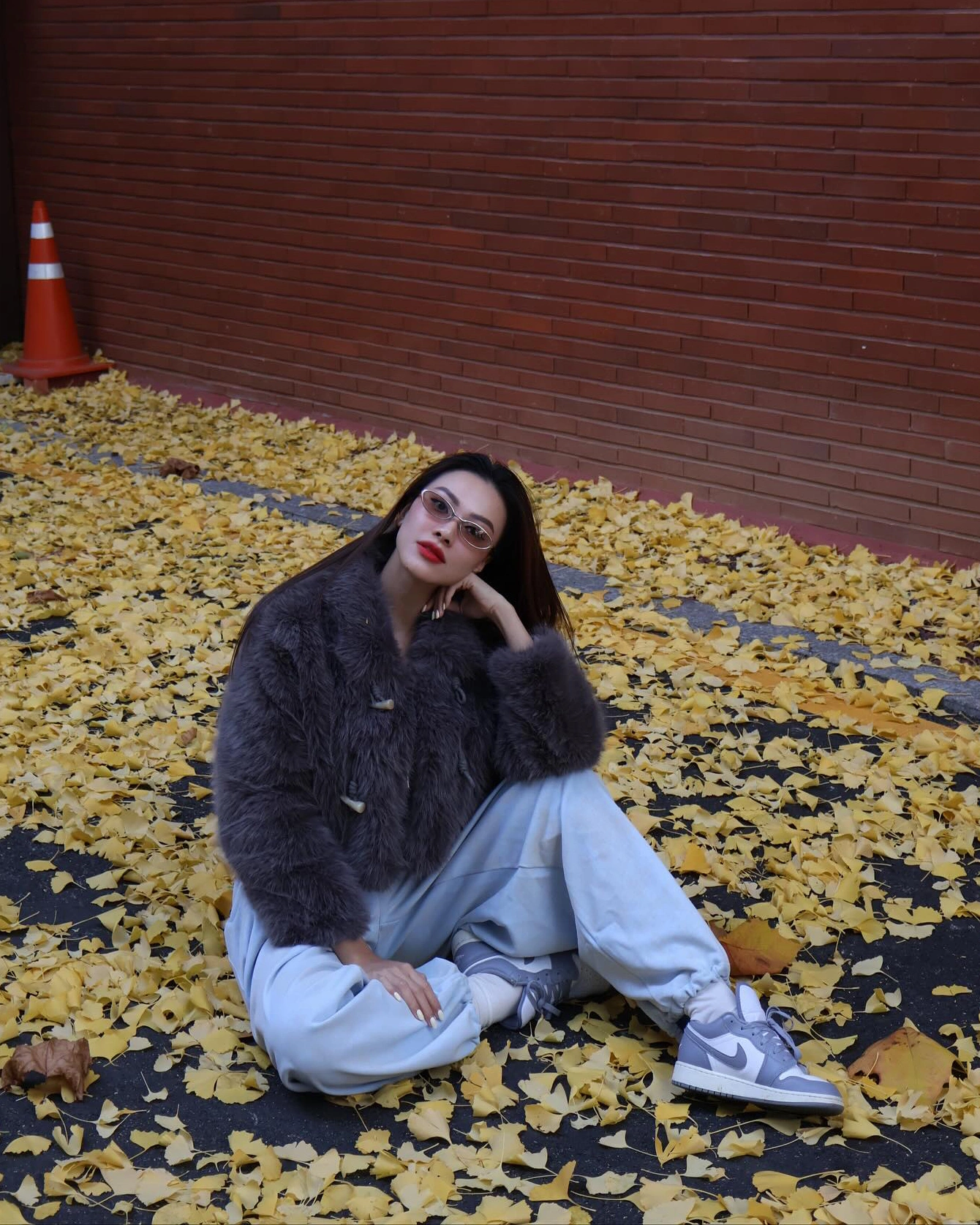 Mặc áo khoác lông vừa sang vừa trẻ như mỹ nhân Việt, chị em hóa thành quý cô amp;#34;giàu ngầmamp;#34; - 5