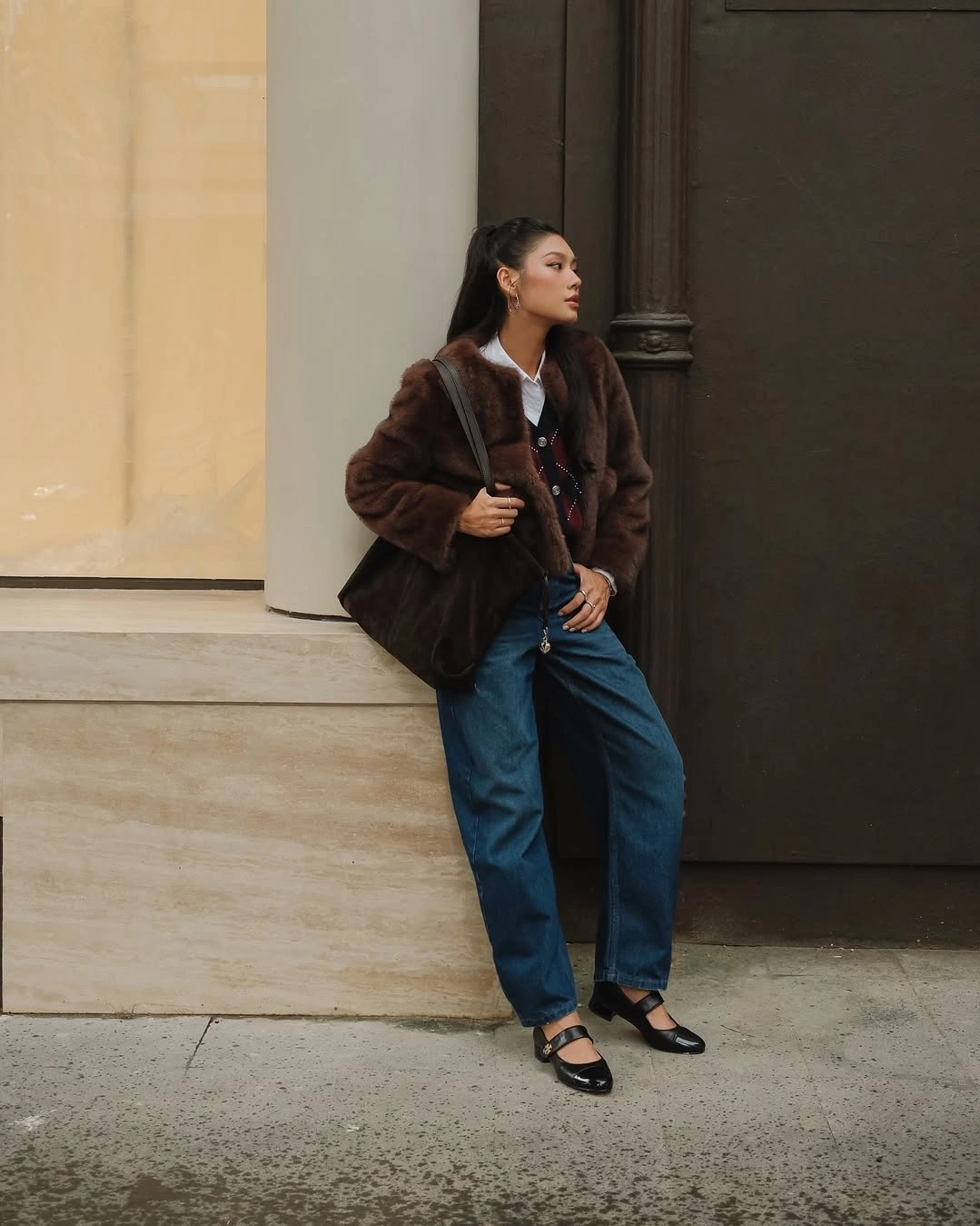 Mặc áo khoác lông vừa sang vừa trẻ như mỹ nhân Việt, chị em hóa thành quý cô amp;#34;giàu ngầmamp;#34; - 3