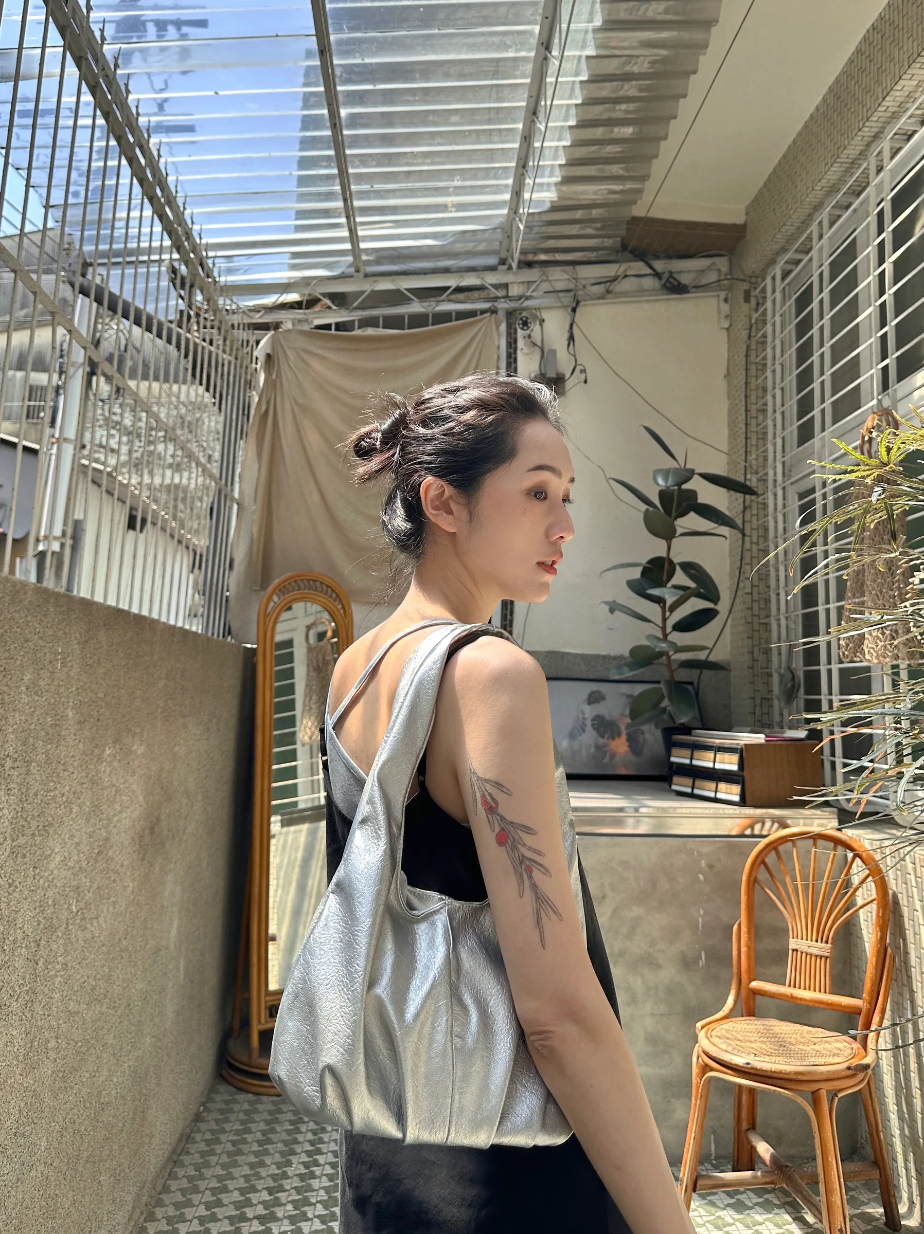 Mặc gì ngày đầu tiên của năm 2026 để cả năm may mắn? Chị em cứ diện theo công thức sau sẽ amp;#34;đầu xuôi đuôi lọtamp;#34; - 11