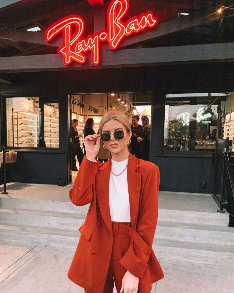 Mặc gì ngày đầu tiên của năm 2026 để cả năm may mắn? Chị em cứ diện theo công thức sau sẽ amp;#34;đầu xuôi đuôi lọtamp;#34; - 1