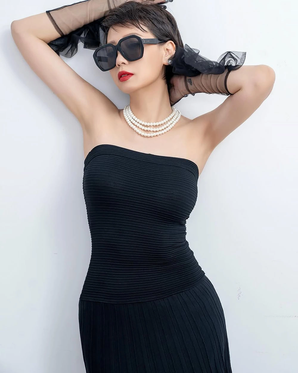 Mẹ vợ Bùi Tiến Dũng sinh ở nơi amp;#34;phụ nữ đẹp nhất thế giớiamp;#34;, nhìn sang mẹ vợ Đoàn Văn Hậu càng trầm trồ hơn - 17