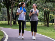 Đẹp - Đi bộ kiểu này còn tốt hơn chạy bộ, chỉ 10 giây “bật” ngay công tắc giảm béo rất hợp với dân văn phòng bận rộn