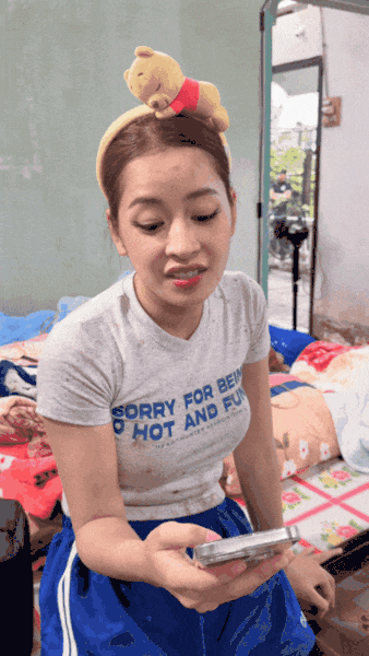 Nguyên nhân đến từ màn “cam thường check” cận cảnh gương mặt của Chi Pu khi tham gia game show thực tế.