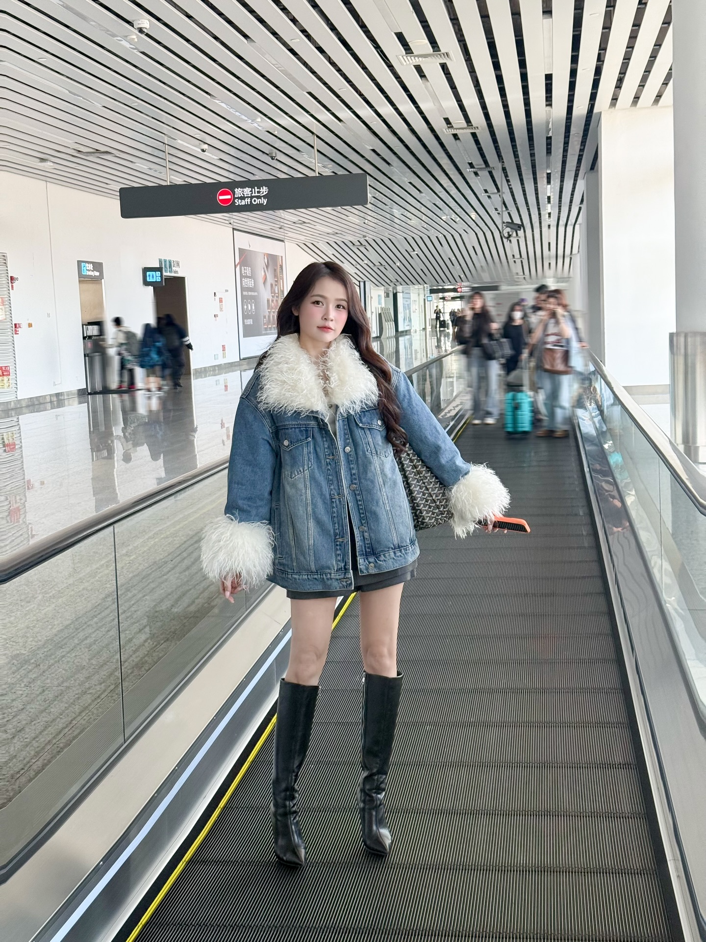 Mỹ nhân U40 trông như nữ sinh nhờ 4 items amp;#34;hackamp;#34; tuổi, chị em 30+ tham khảo có ngay tủ đồ trẻ hóa tự nhiên - 9