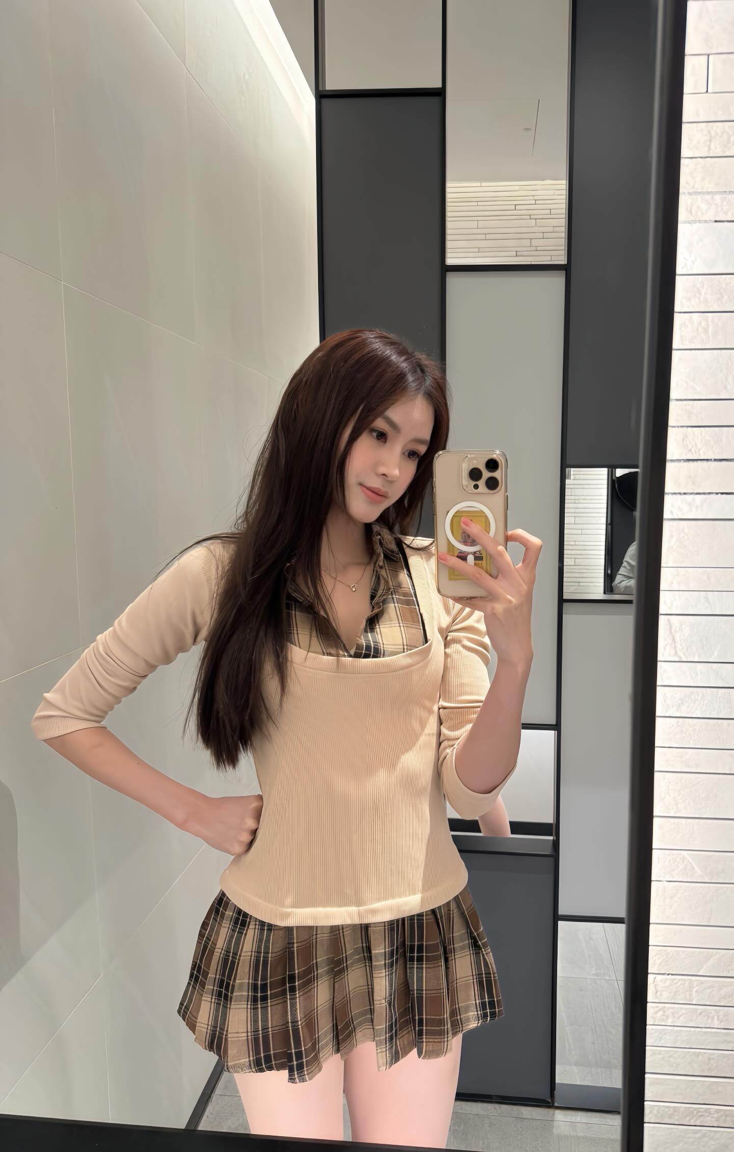 amp;#34;Hoa khôi đấu kiếmamp;#34; được ví như bản sao của Hoa hậu Đỗ Thị Hà, sở hữu amp;#34;cặp kiếm Nhậtamp;#34; thon dài đẹp hút hồn - 10