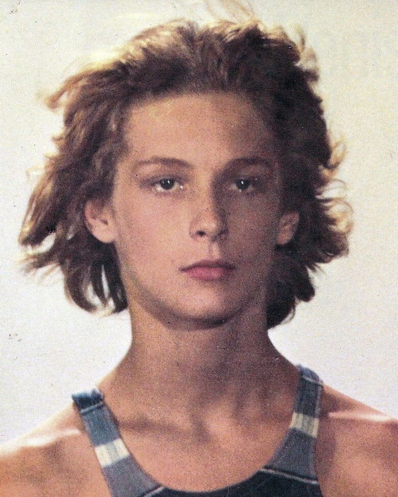 Nhìn lại đỉnh cao nhan sắc “cậu bé đẹp nhất thế giới” vừa qua đời: Đẹp đến siêu thực nhưng biến cuộc đời thành bi kịch - 13