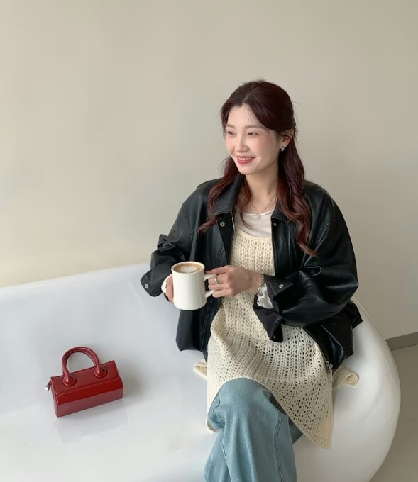 Từ ngày biết 8 cách phối đồ với áo khoác da sành điệu mà không bị amp;#34;một màuamp;#34;, tôi mặc lên ai cũng khen trẻ đẹp - 5