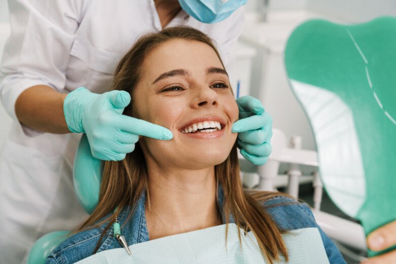 Nhổ một sợi tóc bạc có giúp mọc lại 3 sợi đen? Chị em áp dụng 6 ăn - 4 làm để mái tóc vừa dày vừa đen bóng - 7