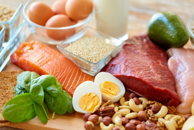 Nhổ một sợi tóc bạc có giúp mọc lại 3 sợi đen? Chị em áp dụng 6 ăn - 4 làm để mái tóc vừa dày vừa đen bóng - 2