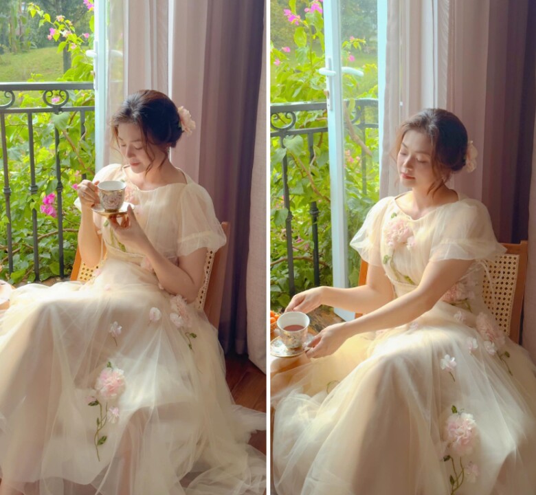 Trong phim, NSƯT Kiều Anh vất vả tảo tần lo cho gia đình nhưng thực tế ngoài đời cô có nhan sắc lẫn cuộc sống như nàng thơ. Ở tuổi U50 nhưng nhan sắc của nữ nghệ sĩ vẫn xinh đẹp và trẻ trung.