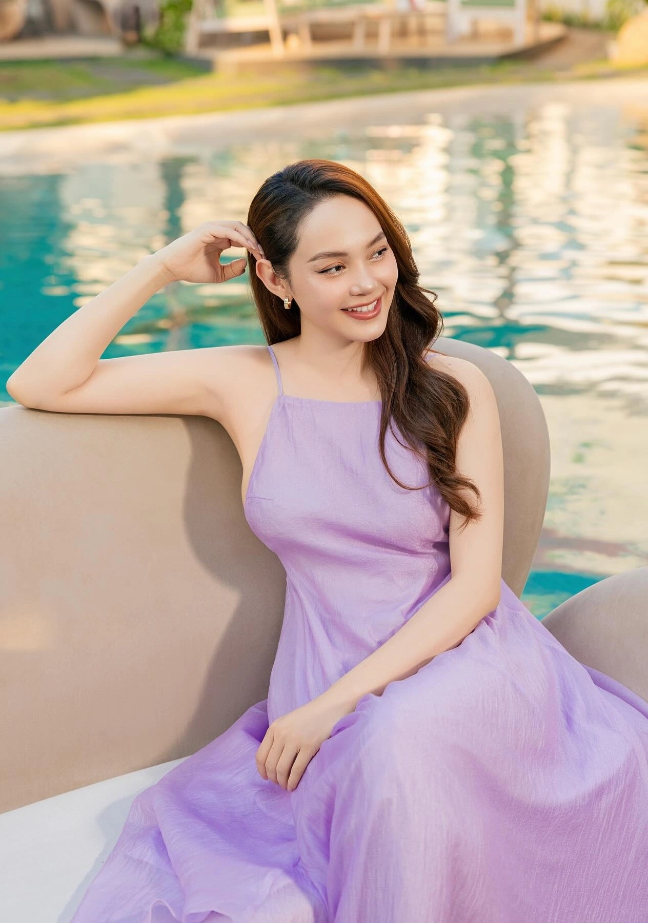 Minh Hằng làm mẹ mà vẫn có vóc dáng thon thả, nuột nà.