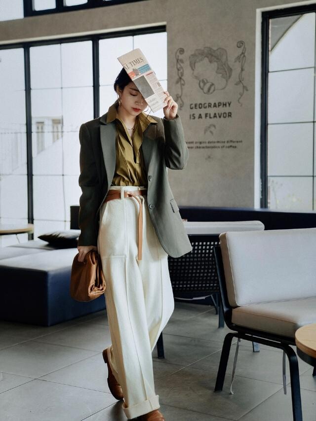 Sau khi trời trở lạnh, tôi nhận ra quần ống rộng vẫn không lỗi mốt, phối với 3 kiểu giày này lại trở thành xu hướng - 3