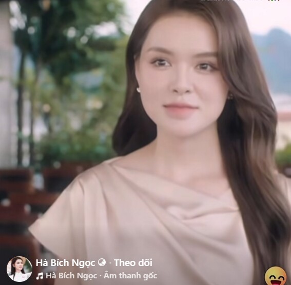 Gương mặt thanh tú với đôi mắt to tròn của Bích Ngọc mang lại cảm giác dịu dàng, nữ tính.