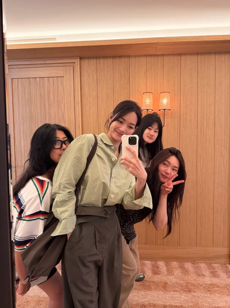 Chị em 30+ lười phối đồ, học ngay style thoải mái của amp;#34;mỹ nhân không tuổiamp;#34; trông đẹp tinh tế mà không cần đồ hiệu - 9