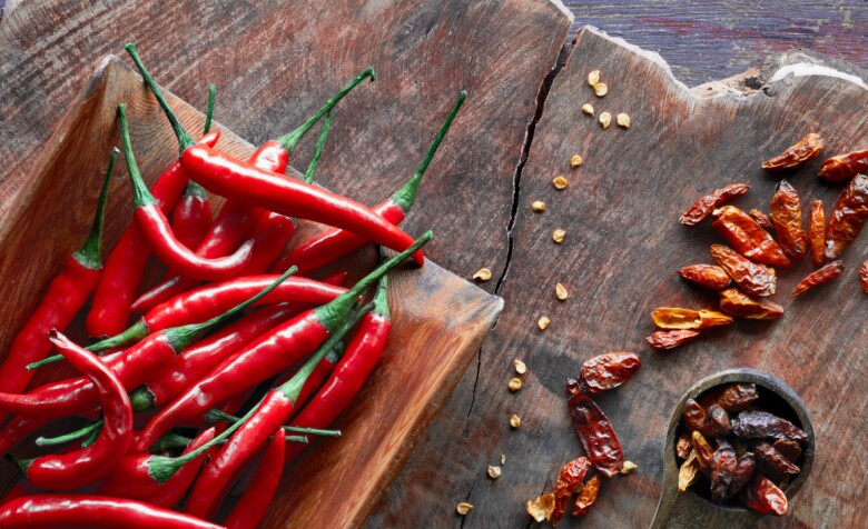 Thêm các gia vị có tính ấm vào món ăn không chỉ giúp cơ thể ấm hơn mà còn hỗ trợ tiêu hao năng lượng hiệu quả trong mùa đông.