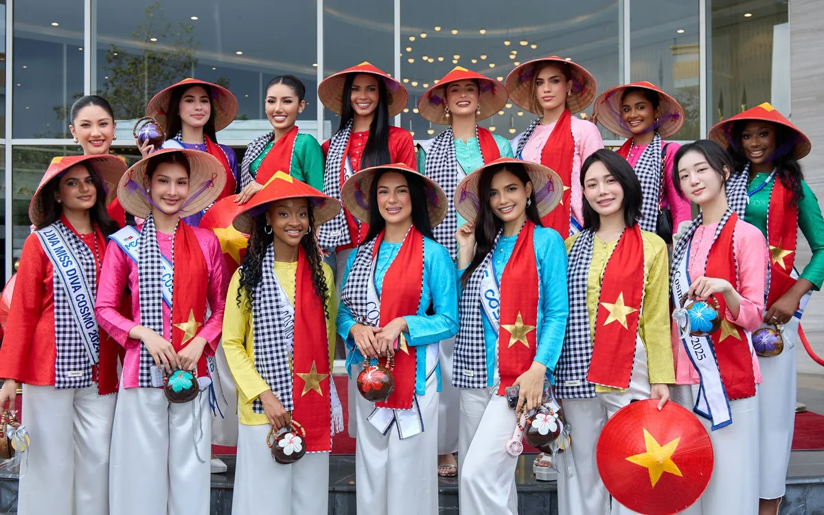 Các thí sinh cuộc thi Miss Cosmo 2025.