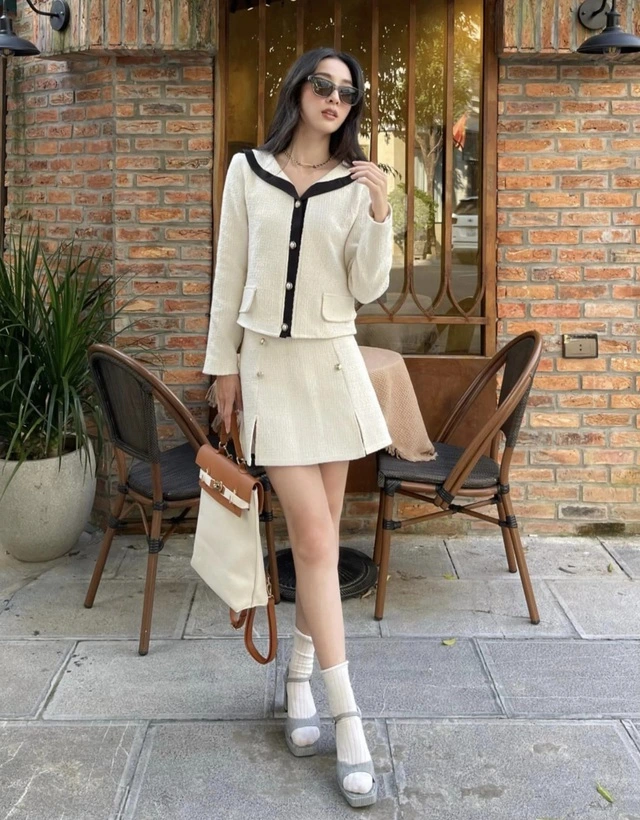 Chị em nên chọn tất có độ dài vừa phải, phần viền chạm đến bắp chân – đây là vị trí “vàng” giúp đôi chân trông thon dài và cân đối hơn.