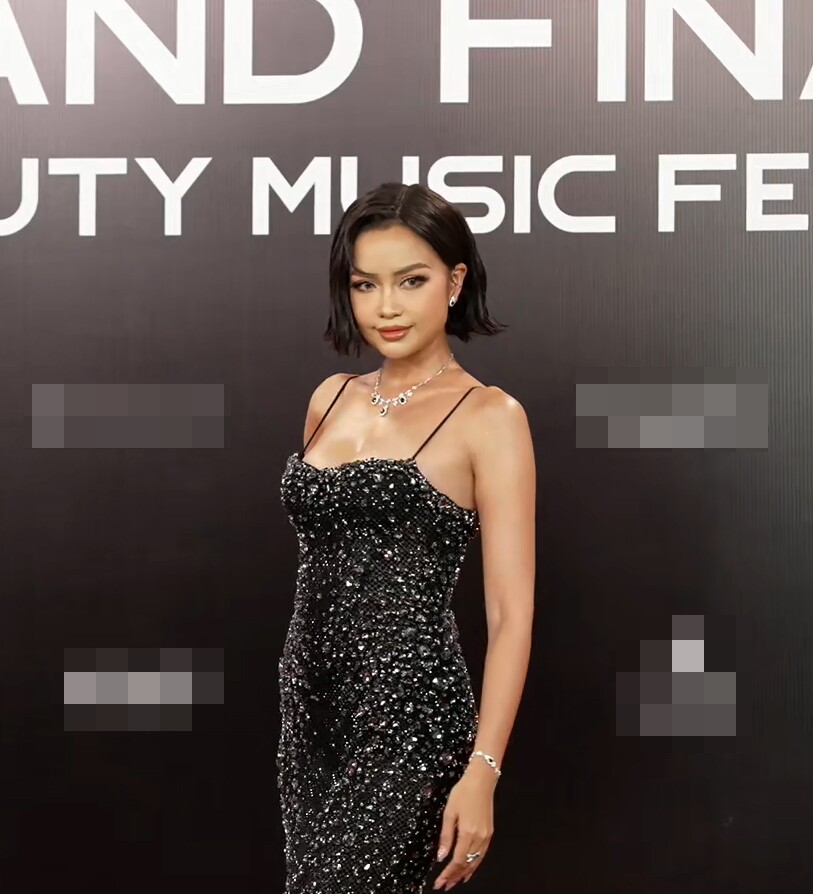 Giám đốc Quốc gia - Hoa hậu Ngọc Châu.