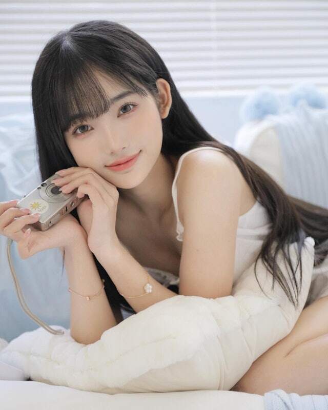 amp;#34;Thiên kim tiểu thưamp;#34; là bạn gái kém 21 tuổi của bạn thân Châu Kiệt Luân: Nhan sắc ảo như AI, body quyến rũ mê người - 6