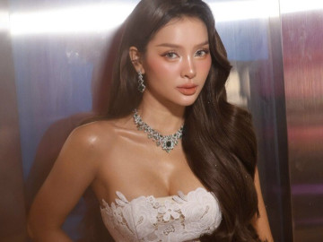 Phương Trinh Jolie “đốt mắt” với làn da nâu và body mẹ 3 con siêu thực