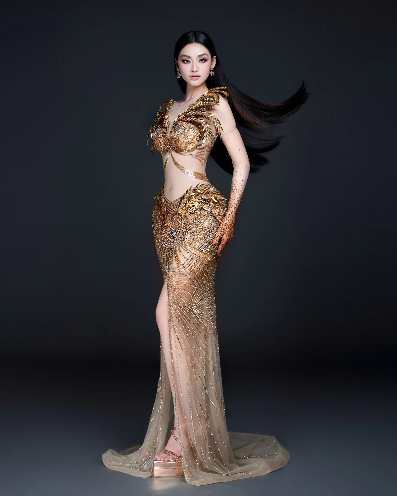 Yến Nhi trượt cả giải Miss Popular Vote nên mất cơ hội vào thẳng Top 10.