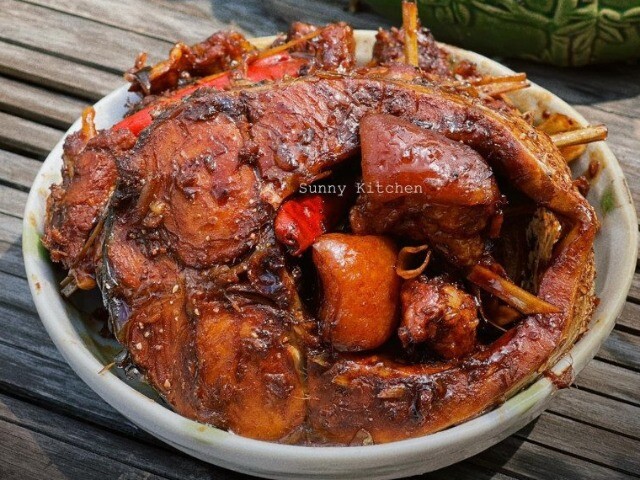 Cách kho cá mềm rục xương, chắc thịt, thơm nức cực đơn giản, ăn miếng nào trôi cơm miếng đó: Nhớ làm điều này 2 lần