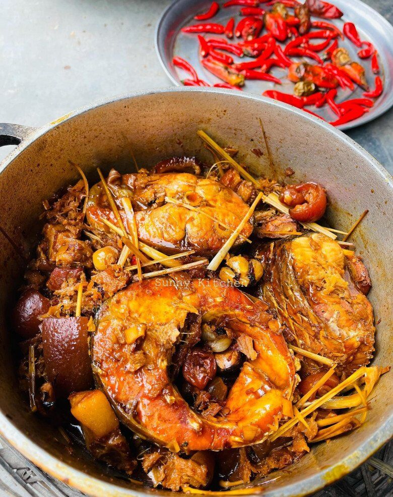 Cách kho cá mềm rục xương, chắc thịt, thơm nức cực đơn giản, ăn miếng nào trôi cơm miếng đó: Nhớ làm điều này 2 lần - 3