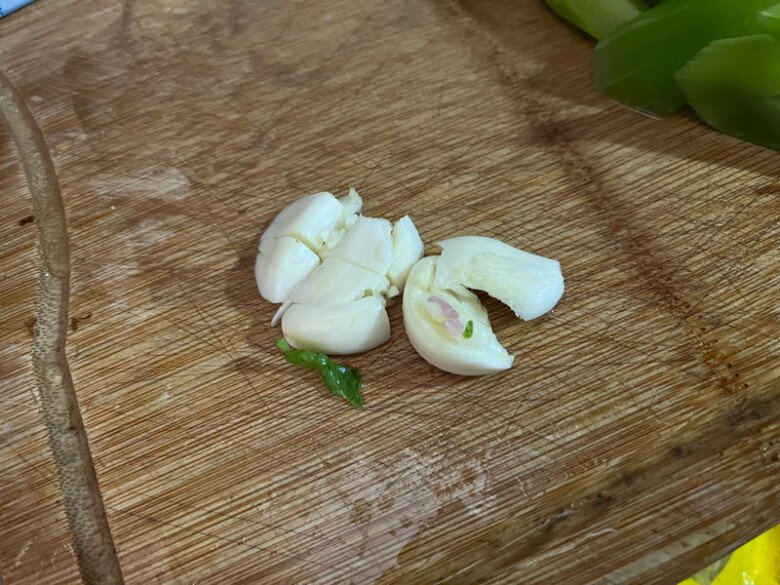 Cȃy này tưởng chỉ ăn lá, ai ngờ thȃn cũng cực ngon, ᵭem xào món giàu canxi lại trȏi cơm vȏ cùng - 4