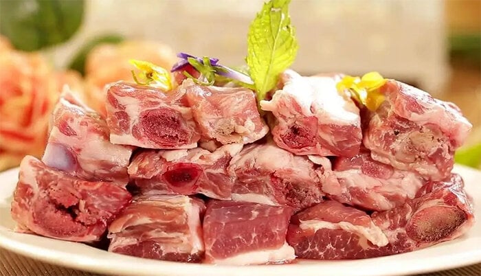 Có 3 miḗng xương sườn người bán hàng khȏng bao giờ ăn, ᵭừng thấy rẻ mà mua vḕ kẻo rước bệnh - 2