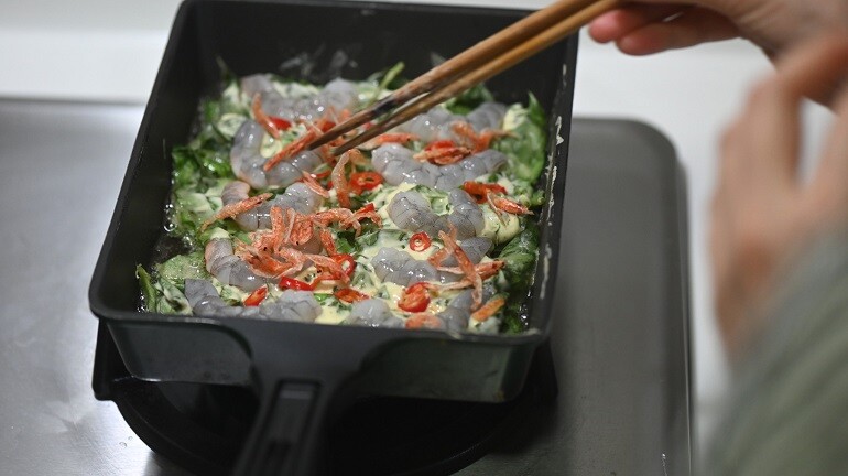 Cứ tưởng rau lang chỉ để xào, nào ngờ làm món ăn sáng ngon xuất sắc, chẳng kém nhà hàng - 5