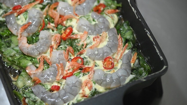 Cứ tưởng rau lang chỉ để xào, nào ngờ làm món ăn sáng ngon xuất sắc, chẳng kém nhà hàng - 6