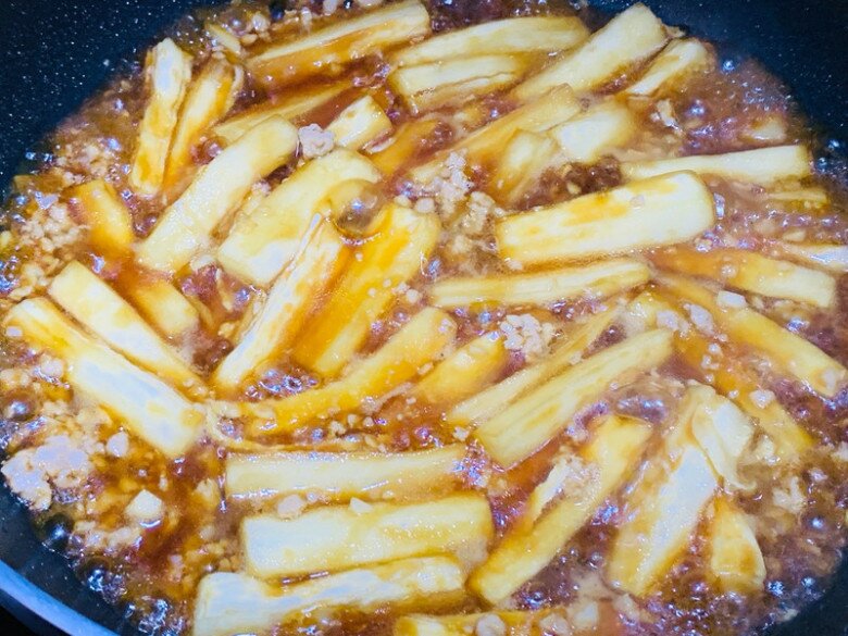 Đi chợ gặp amp;#34;vua của các loại rauamp;#34; này mua ngay, về xào chung với thịt băm vừa ngon rẻ lại đại bổ - 5