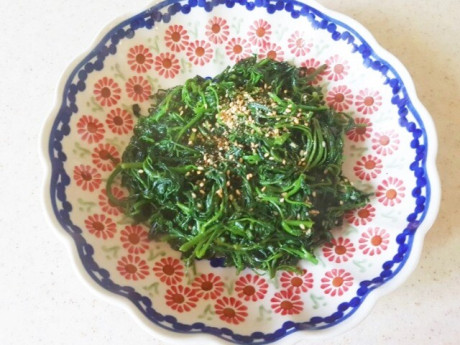 Lá này canxi gấp 2 lần sữa, đem xào rất ngon, giúp bổ tỳ, tiêu sưng nhưng ít người biết ăn